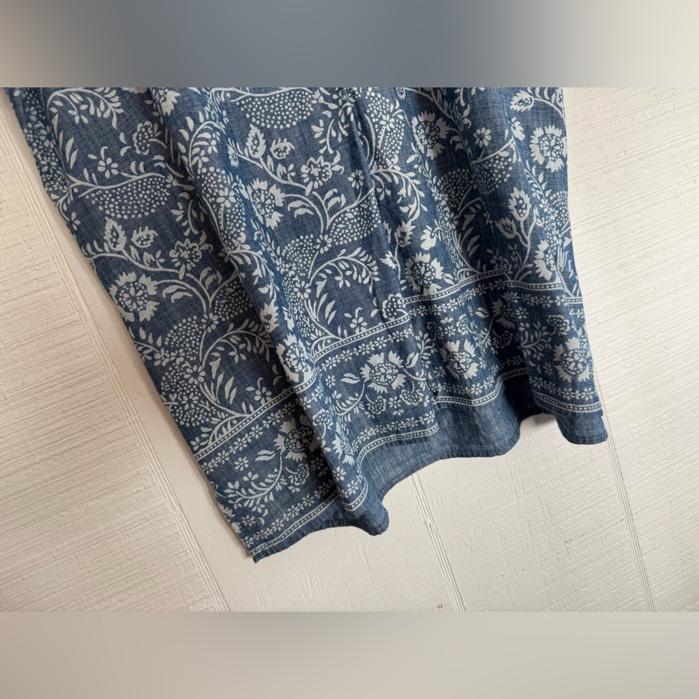 Lands' End size xl boho chambray Blue Floral Shirt - Picture 2 of 6